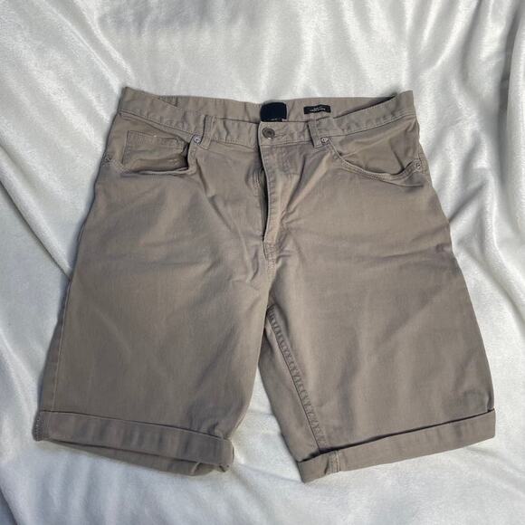 H&M Khaki Tan Brown Cuffed Slim Fit 33 Chino Shorts Button Zipper Fly - Picture 1 of 3